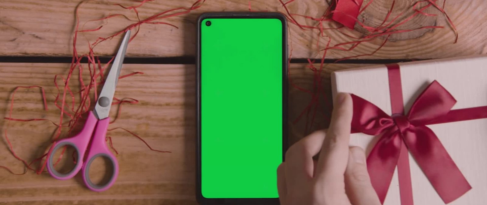Mobile With Gift Box Free Green Screen preview